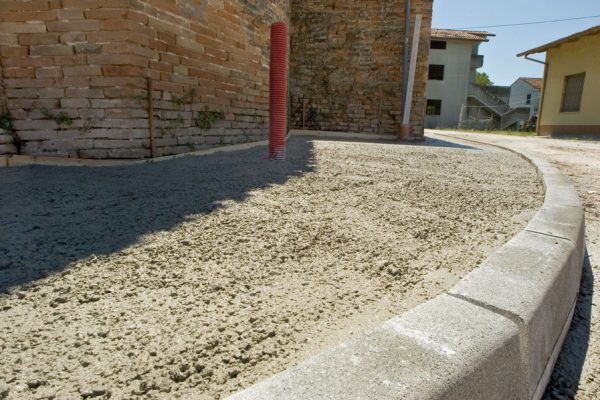Documentazione fotografica realizzazione marciapiedi Zona Artigianale Sant'Angelo in Lizzola      ( PU )